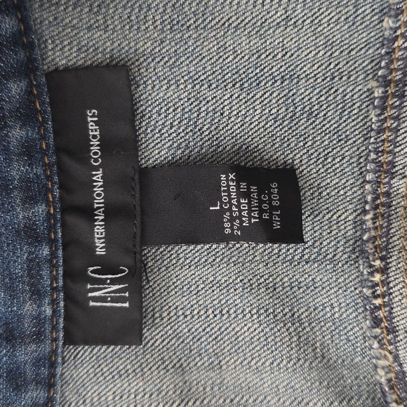 INC Women’s Crop Denim Jacket with Embellished Collar. Size L - Picture 8 of 9